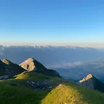 Mountain Studio Mutters